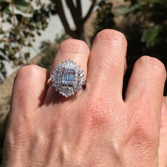 14k white gold diamond ring art deco halo emerald - Picture 5 of 8